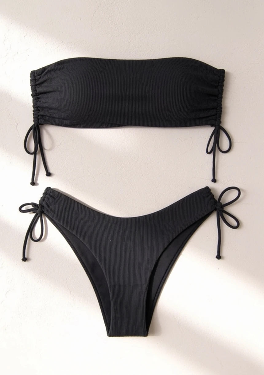 Dwuczęściowy strój kąpielowy bikini typu bandeau ze ściągaczami