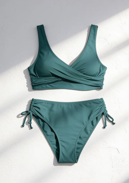Dwuczęściowy strój kąpielowy bikini z kopertowym biustonoszem
