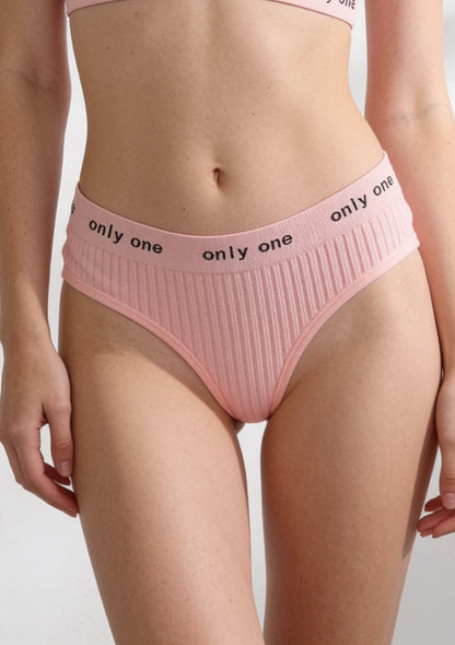 Majtki sportowe stringi z prążkowanego materiału