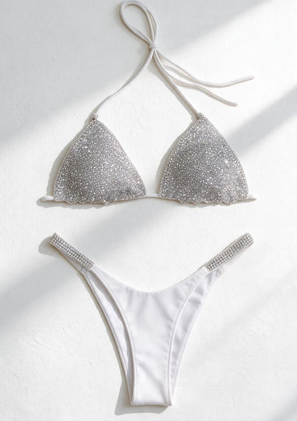 Dwuczęściowy strój kąpielowy bikini z błyszczącymi cyrkoniami