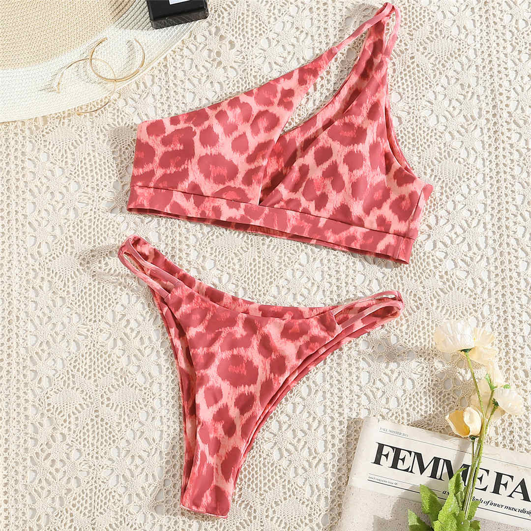  Różowy dwuczęściowy strój kąpielowy bikini na jedno ramię w panterkę